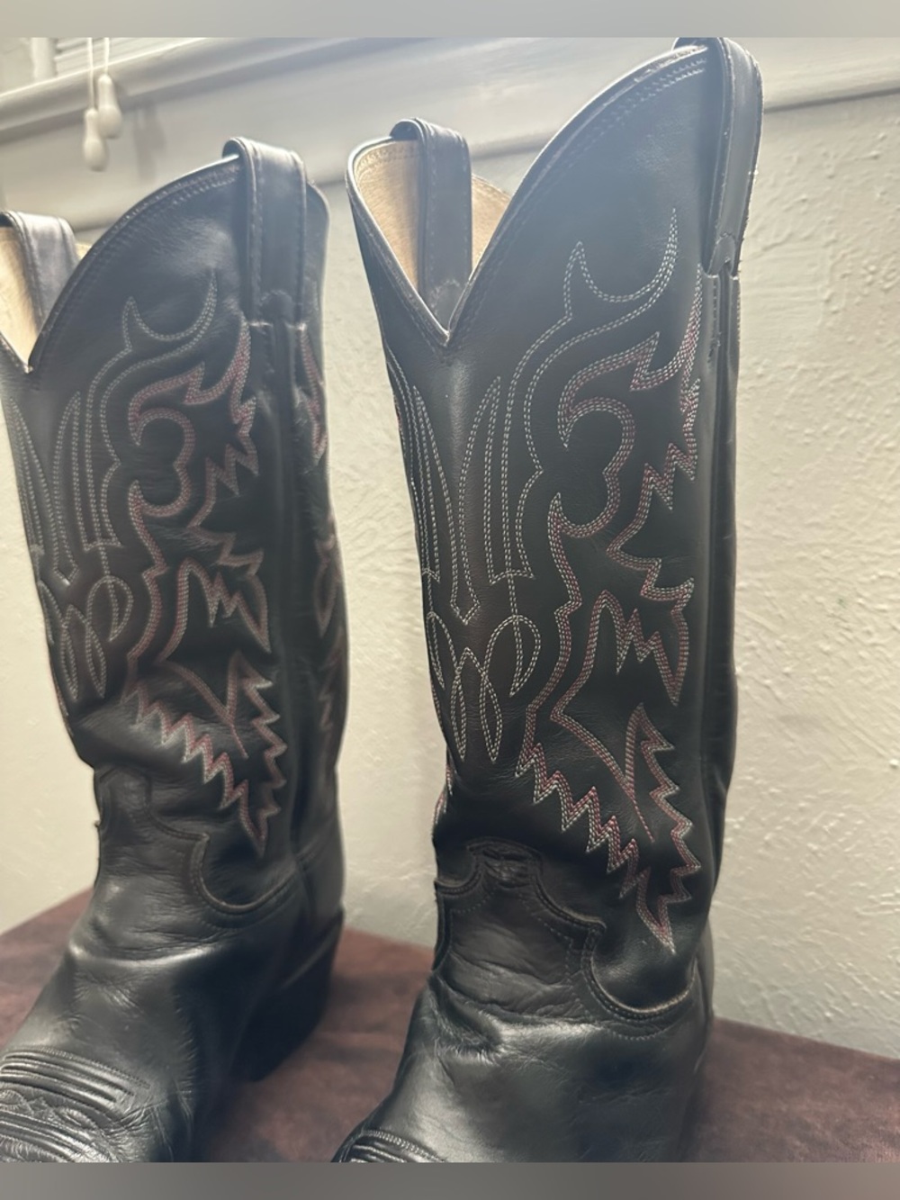 Vintage Justin Handmade Men's Black Leather Western Cowboy Boots Size 8D - Picture 3 of 6